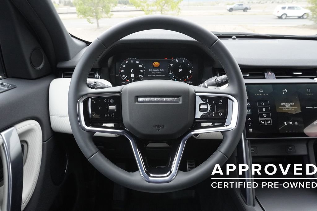 Used 2025 Land Rover Discovery Sport Dynamic SE image 10