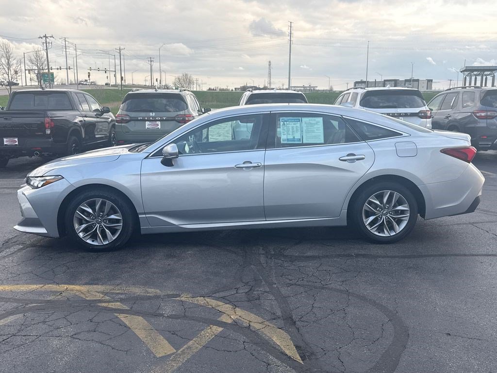 Used 2020 Toyota Avalon XLE image 8