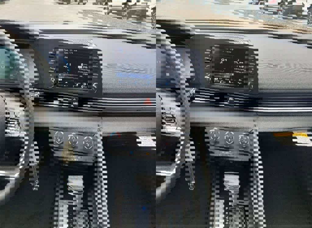 New 2025 Hyundai Elantra SE image 16