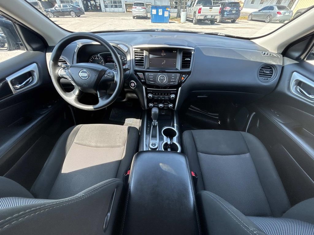 Used 2020 Nissan Pathfinder S AWD/4WD image 15