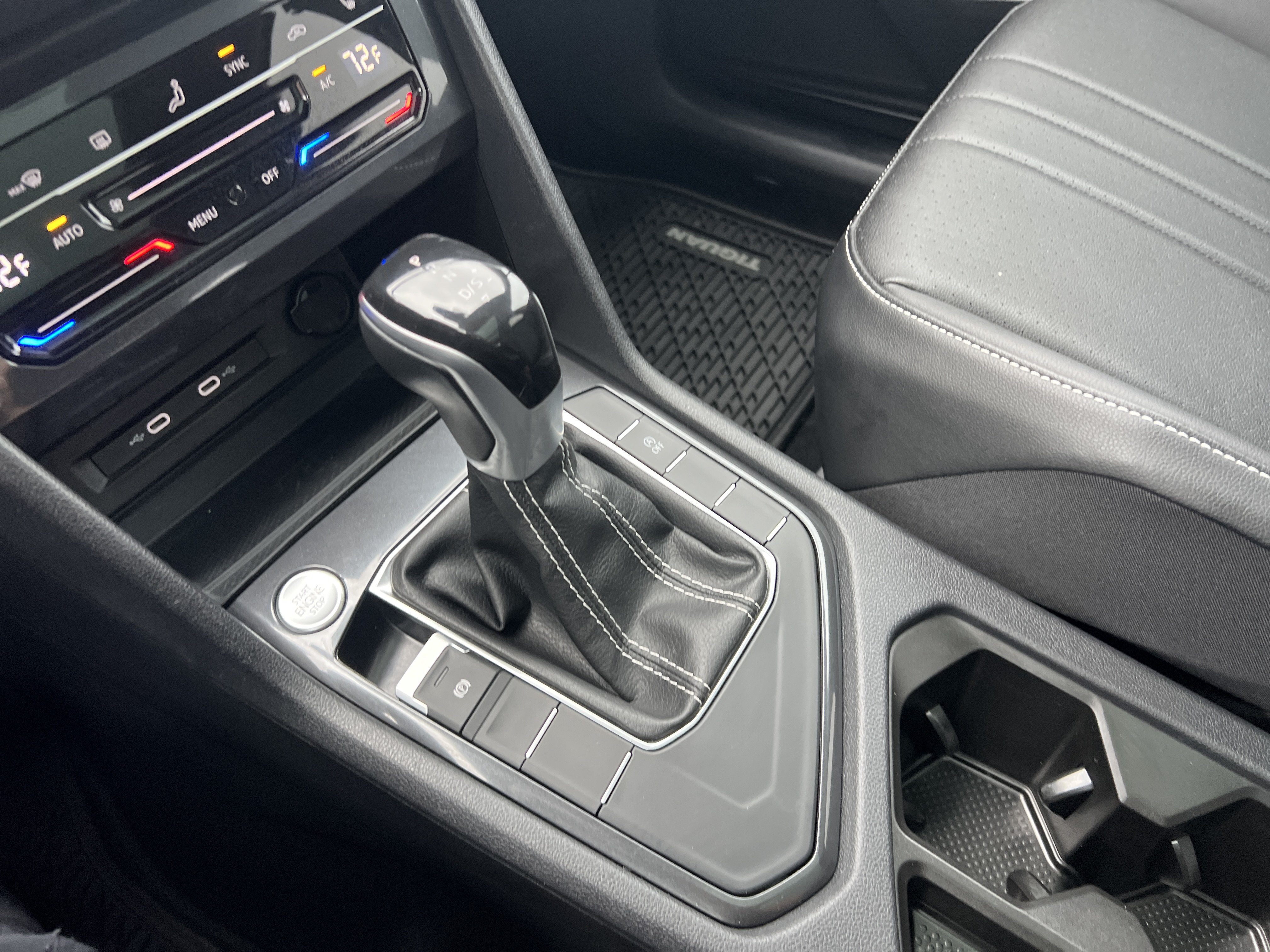 Certified 2023 Volkswagen Tiguan SE w/ Panoramic Sunroof Package FWD image 21