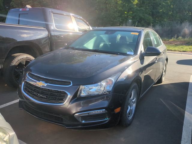 Used 2015 Chevrolet Cruze LT FWD image 2