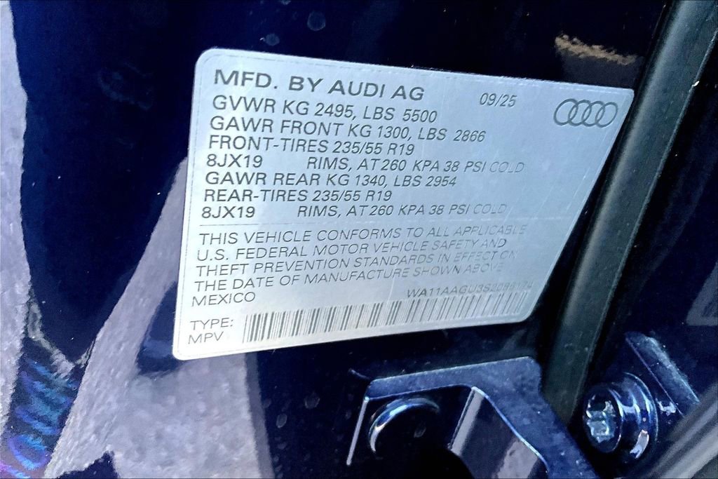 Used 2025 Audi Q5 Premium w/ Convenience Package image 19