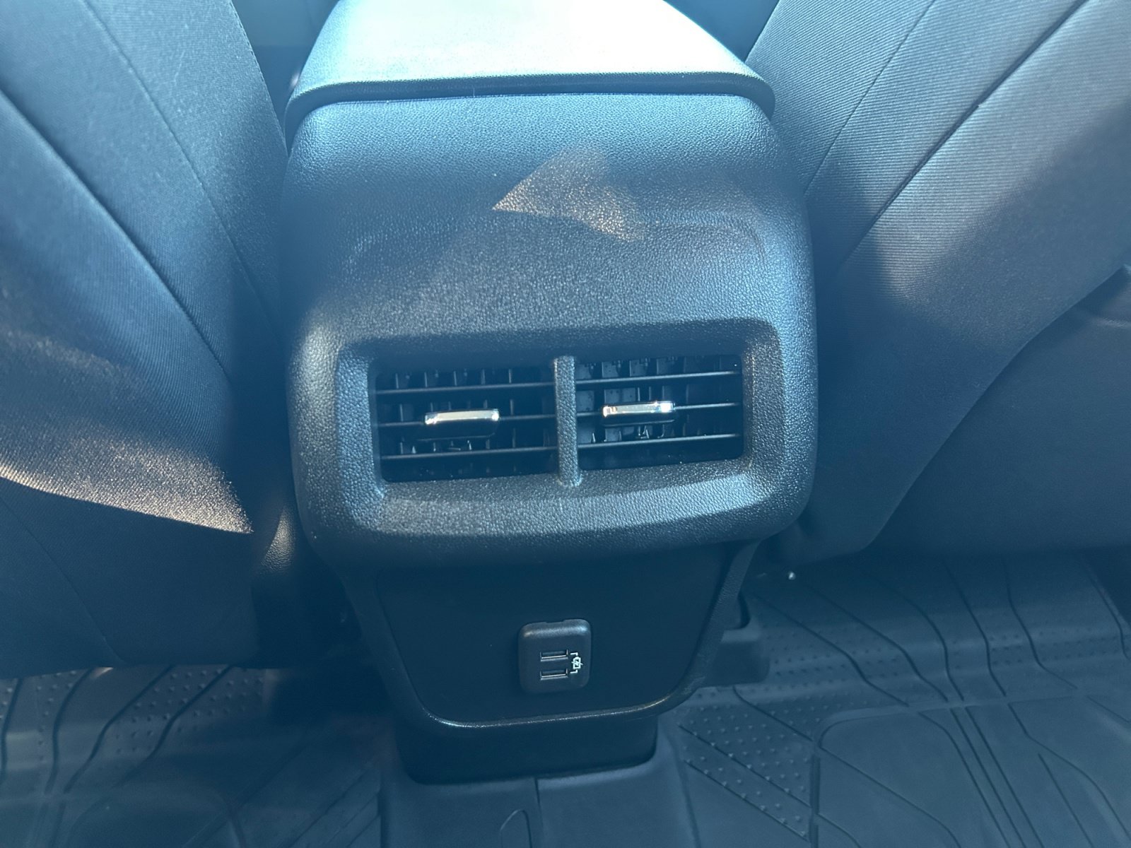 Used 2022 Chevrolet Equinox LS w/ LPO, Floor Liner Package FWD image 29