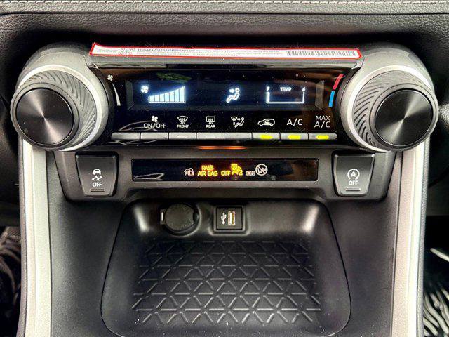 Certified 2025 Toyota RAV4 LE image 31
