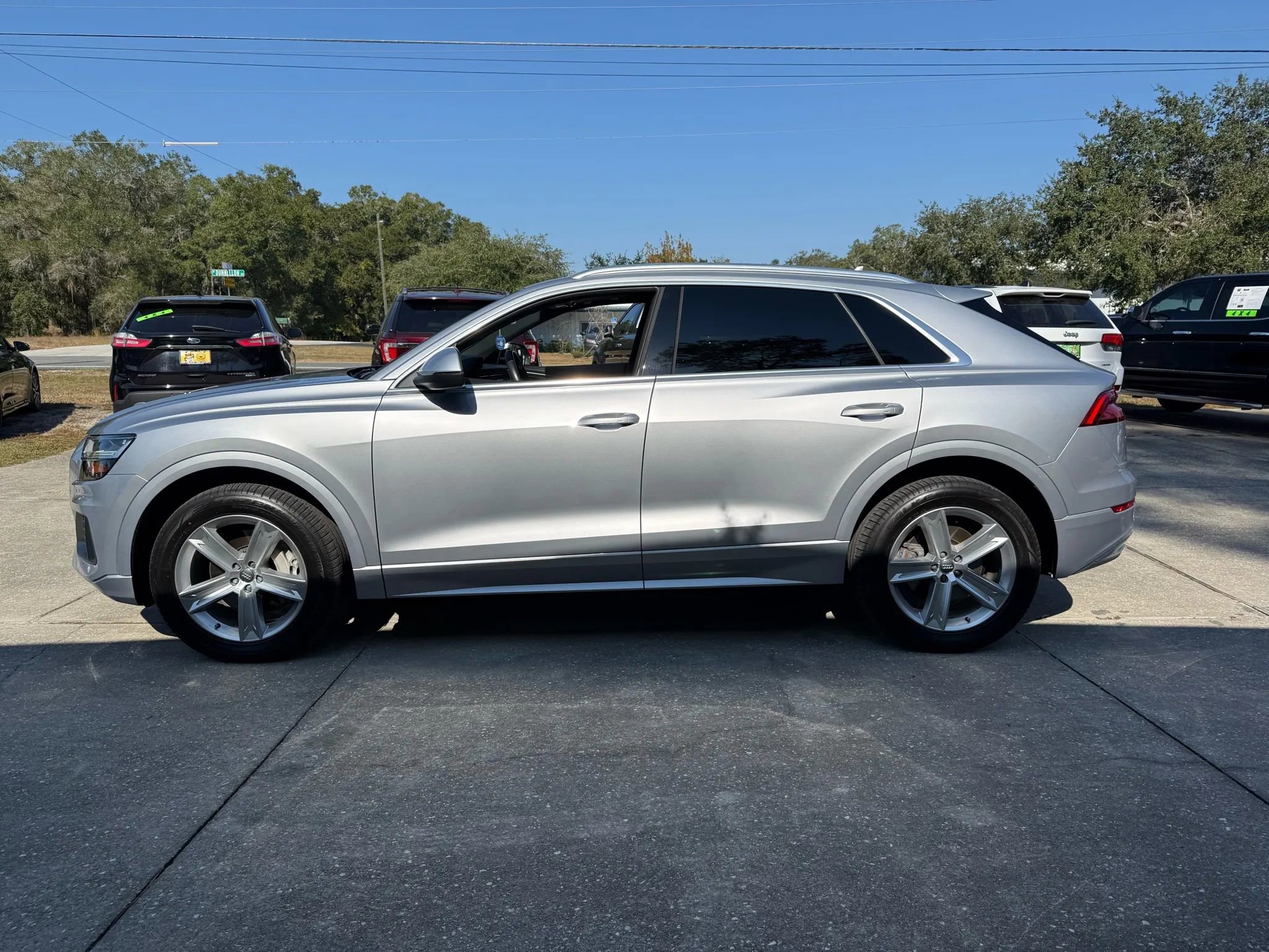 Used 2019 Audi Q8 Premium w/ Convenience Package image 4
