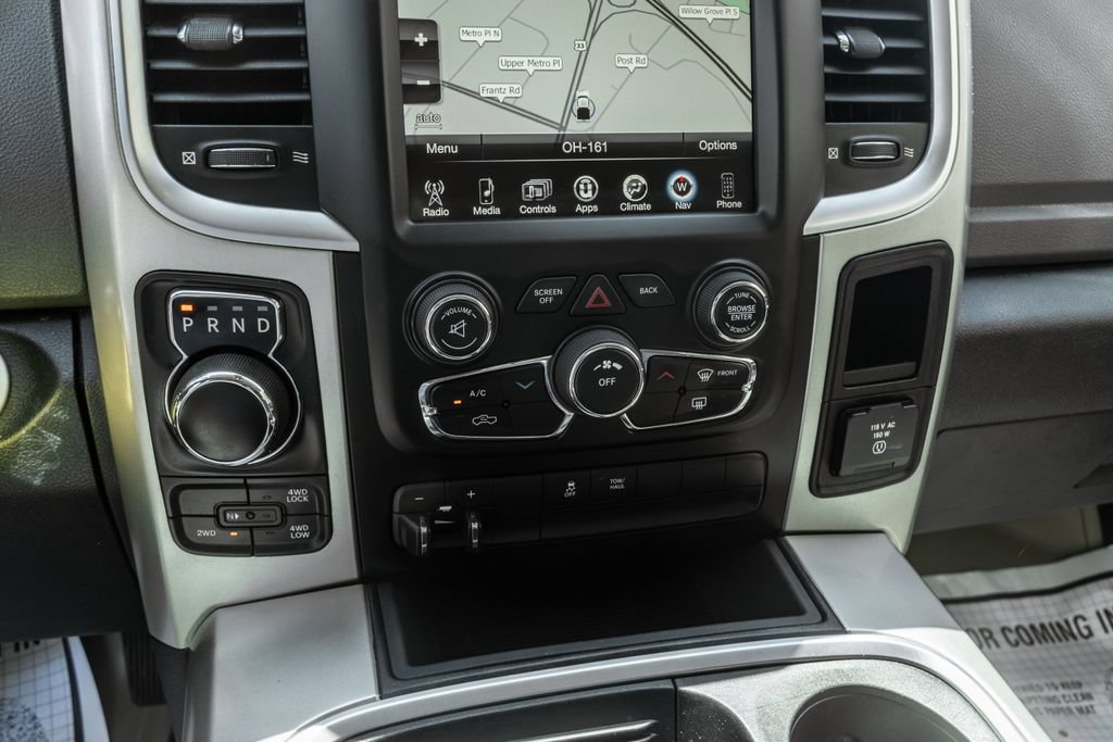 Used 2016 RAM 1500 Classic SLT w/ SLT Plus D←cor Group AWD/4WD image 18