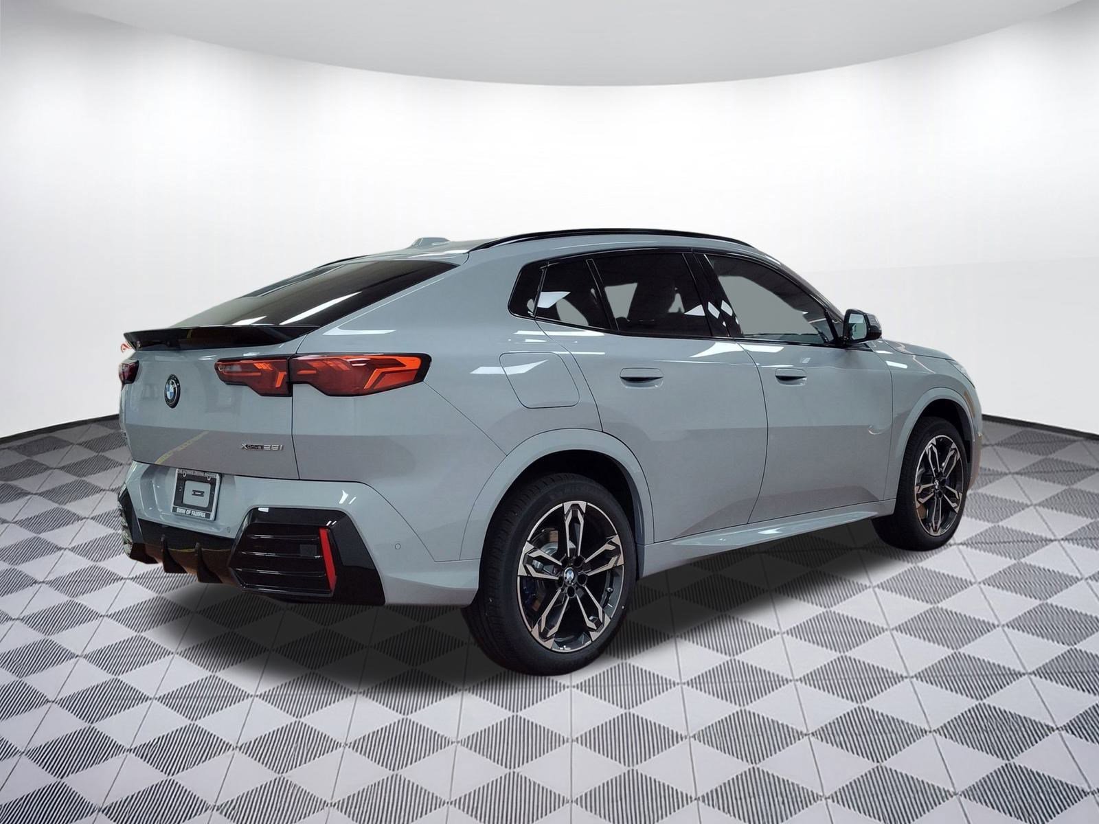 Used 2025 BMW X2 xDrive28i w/ Premium Package image 9