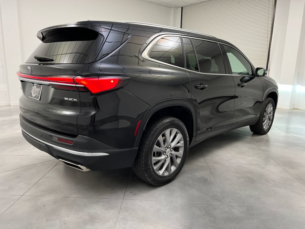 Used 2025 Buick Enclave Preferred AWD/4WD image 9
