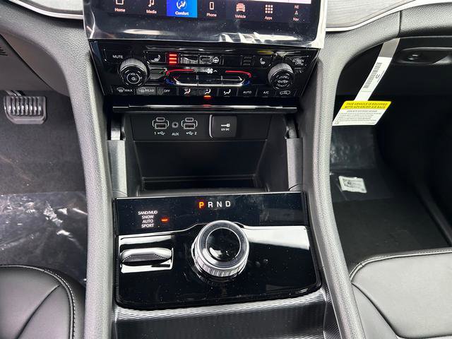 New 2025 Jeep Grand Cherokee Limited w/ Black Appearance Package image 14