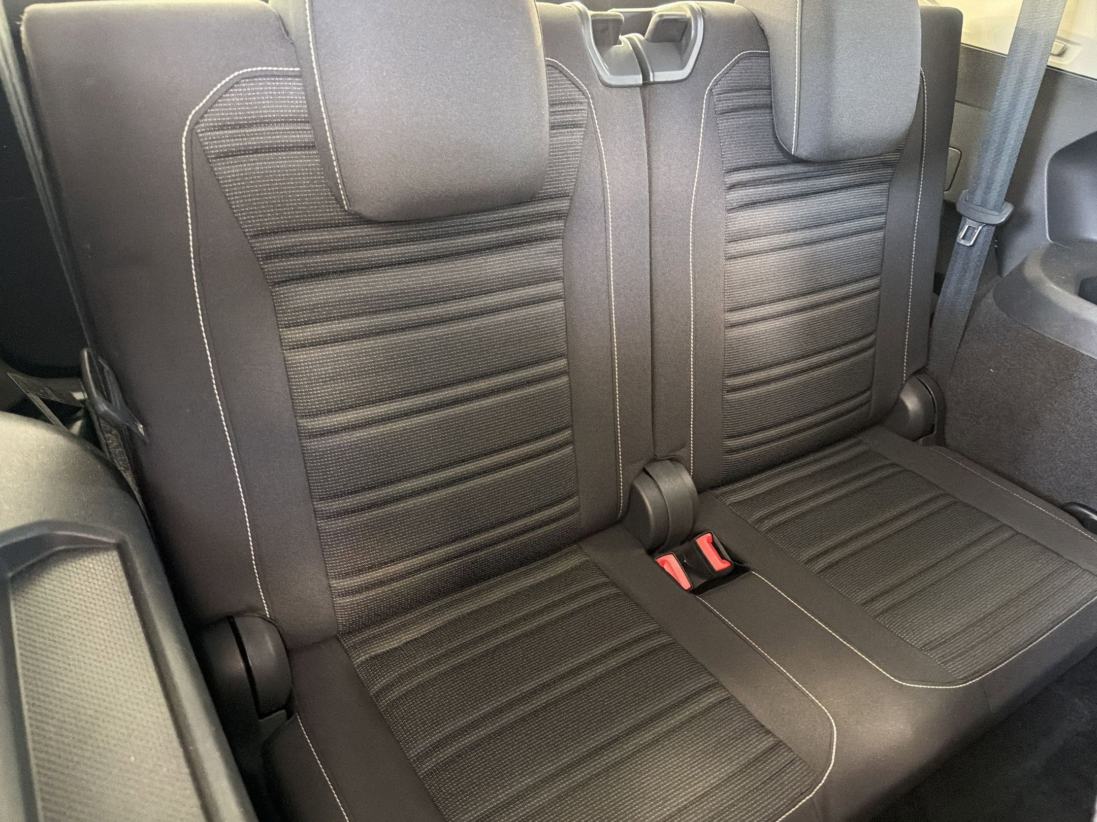 Used 2022 Volkswagen Tiguan S image 32