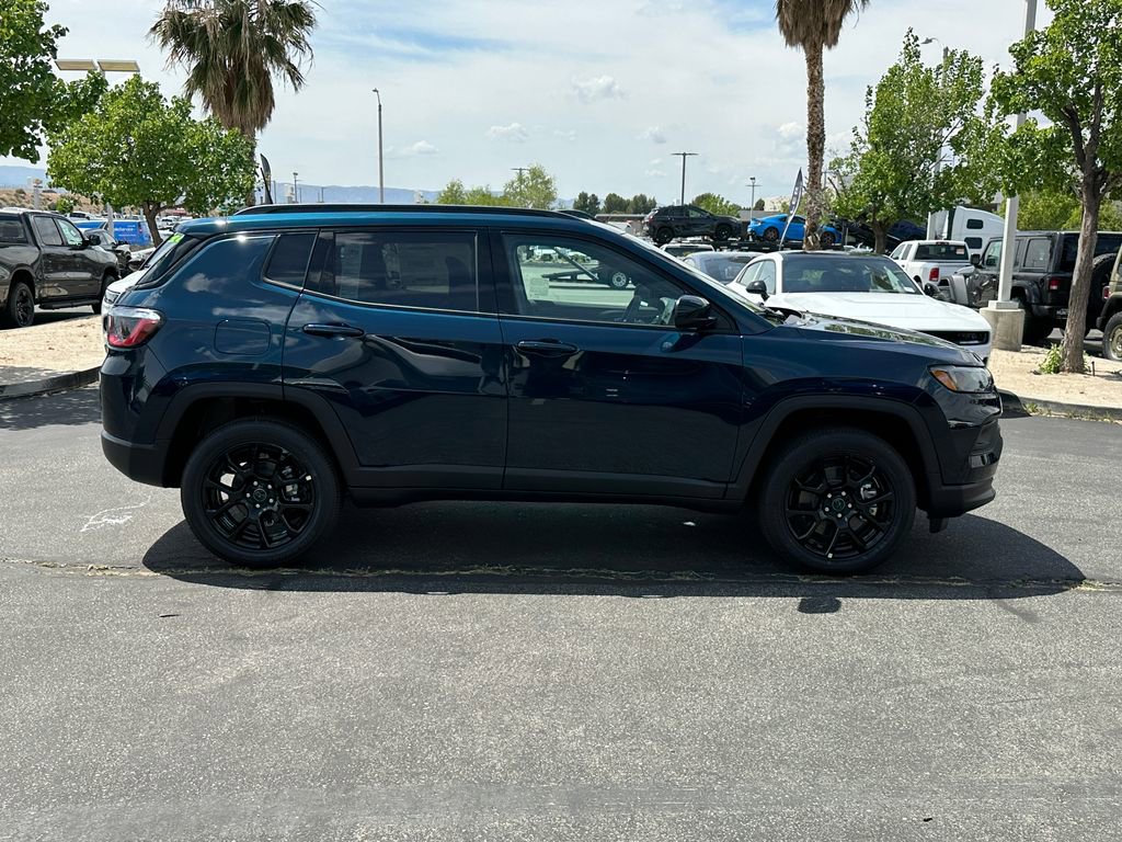 New 2026 Jeep Compass Latitude image 9