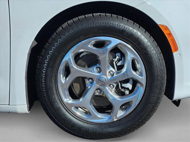 Used 2022 Chrysler Pacifica Limited image 21