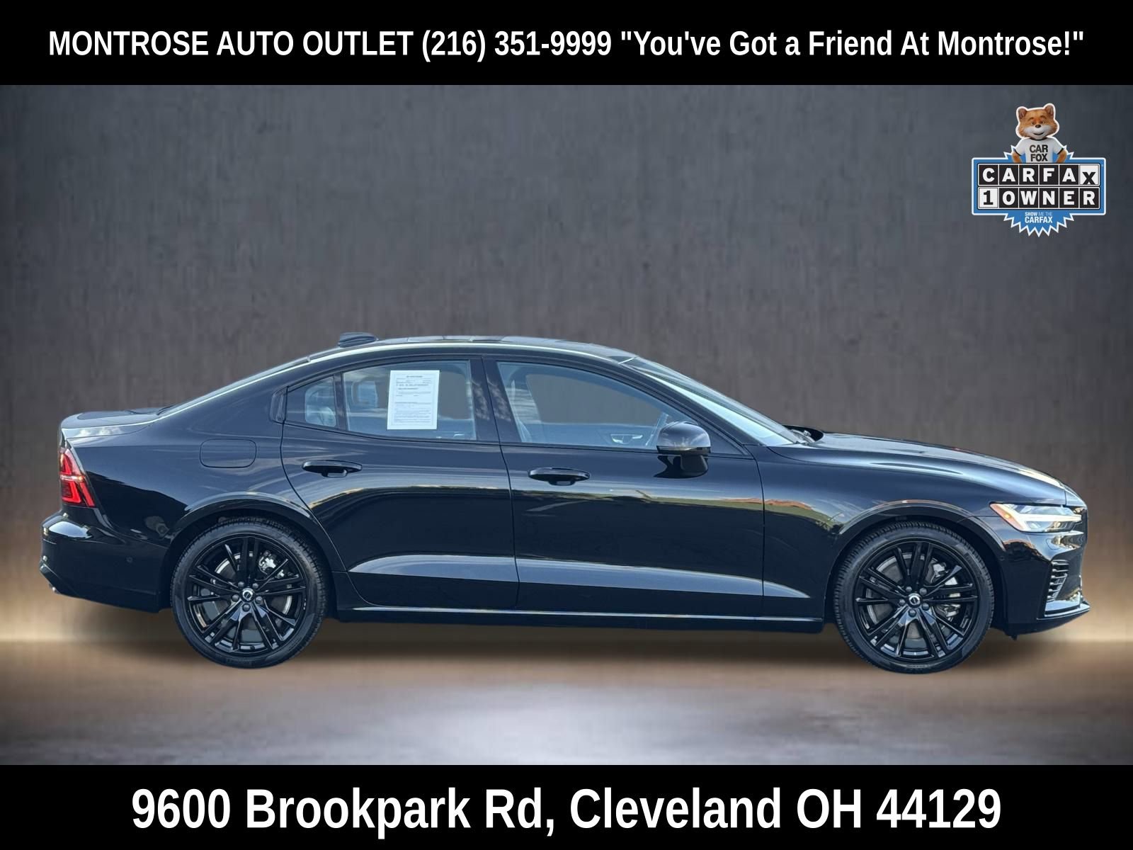 Used 2023 Volvo S60 T8 Plus w/ Climate Package image 3