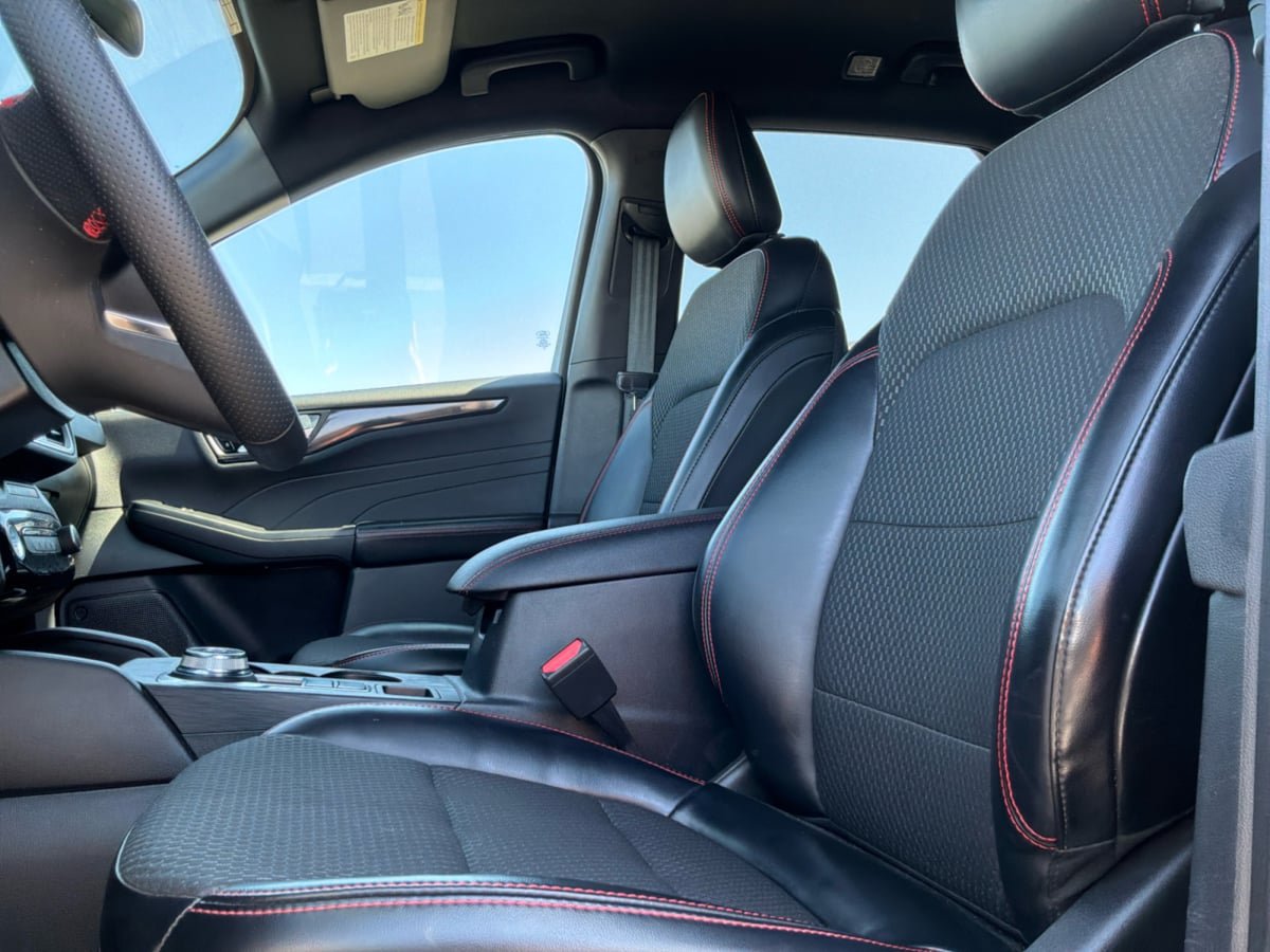 Used 2023 Ford Escape ST-Line w/ Tech Pack #1 FWD image 16