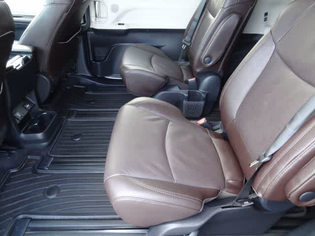 Certified 2023 Toyota Sienna Platinum AWD/4WD image 9