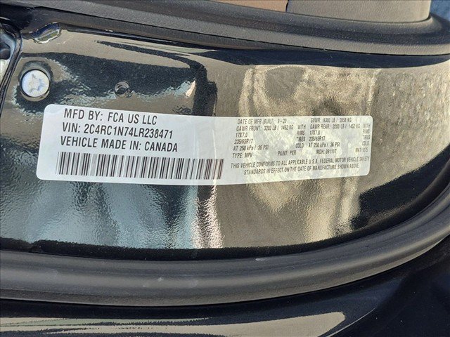 Used 2020 Chrysler Pacifica Limited w/ Advanced Safetytec Group FWD image 16