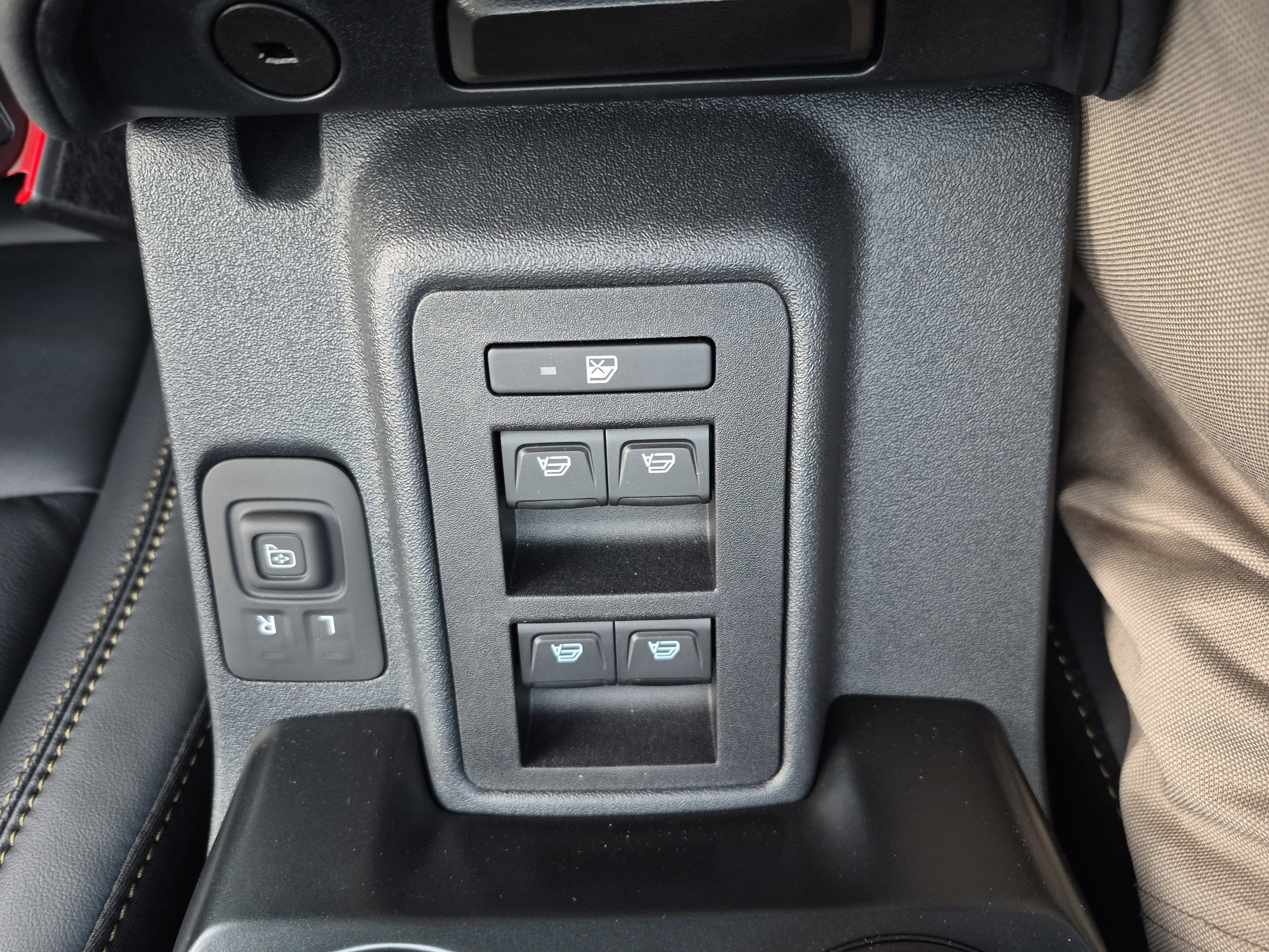 New 2025 Ford Bronco Badlands image 31