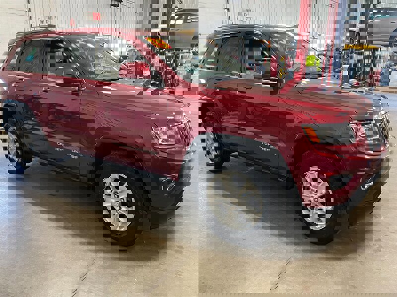 Used 2015 Jeep Grand Cherokee Laredo w/ Quick Order Package 23E image 5