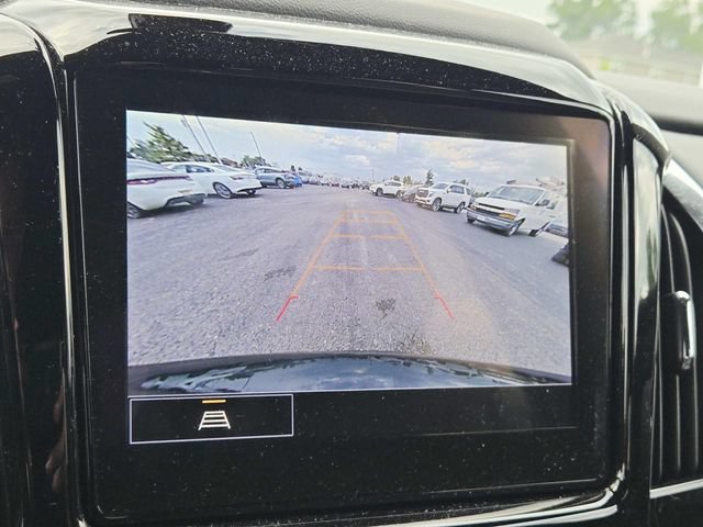 Used 2023 Chevrolet Traverse LT FWD image 16