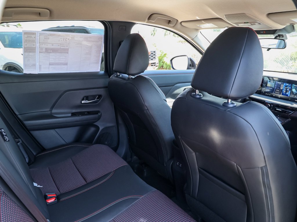New 2026 Nissan Kicks SR FWD image 17