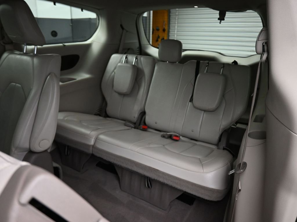 Used 2021 Chrysler Pacifica Touring-L FWD image 49