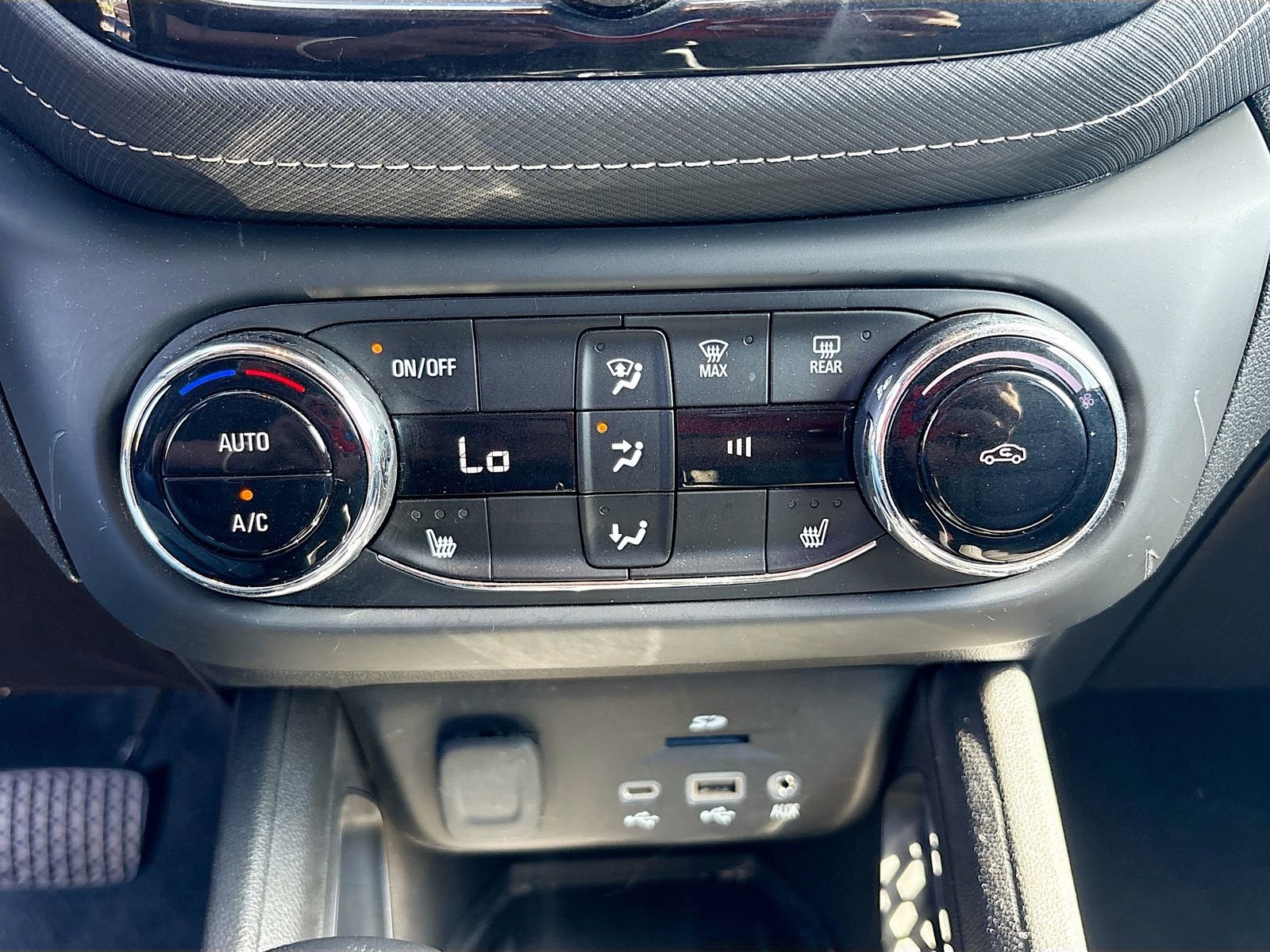 Used 2022 Chevrolet TrailBlazer ACTIV w/ Sun and Liftgate Package FWD image 15