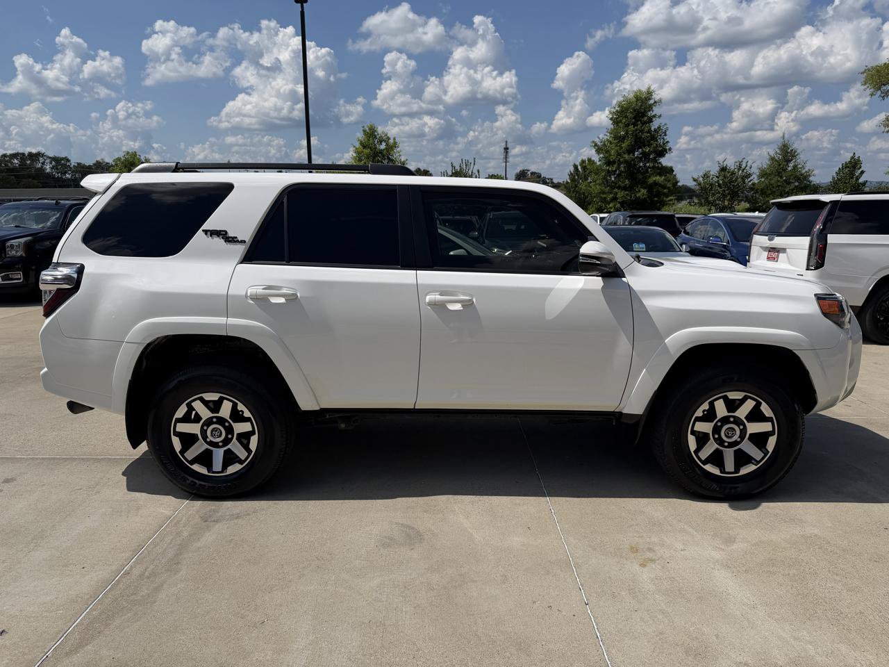 Used 2019 Toyota 4Runner TRD Off-Road Premium AWD/4WD image 4
