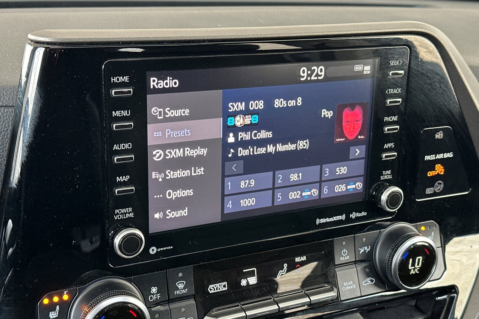 Used 2022 Toyota Highlander XLE image 19