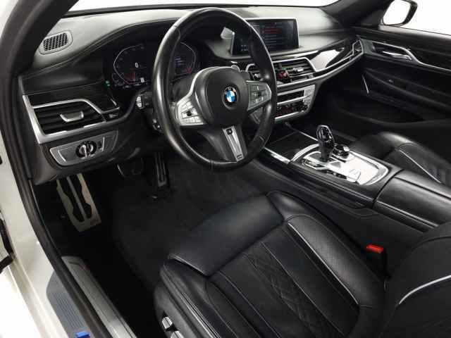 Used 2022 BMW 740i xDrive w/ M Sport Package image 17
