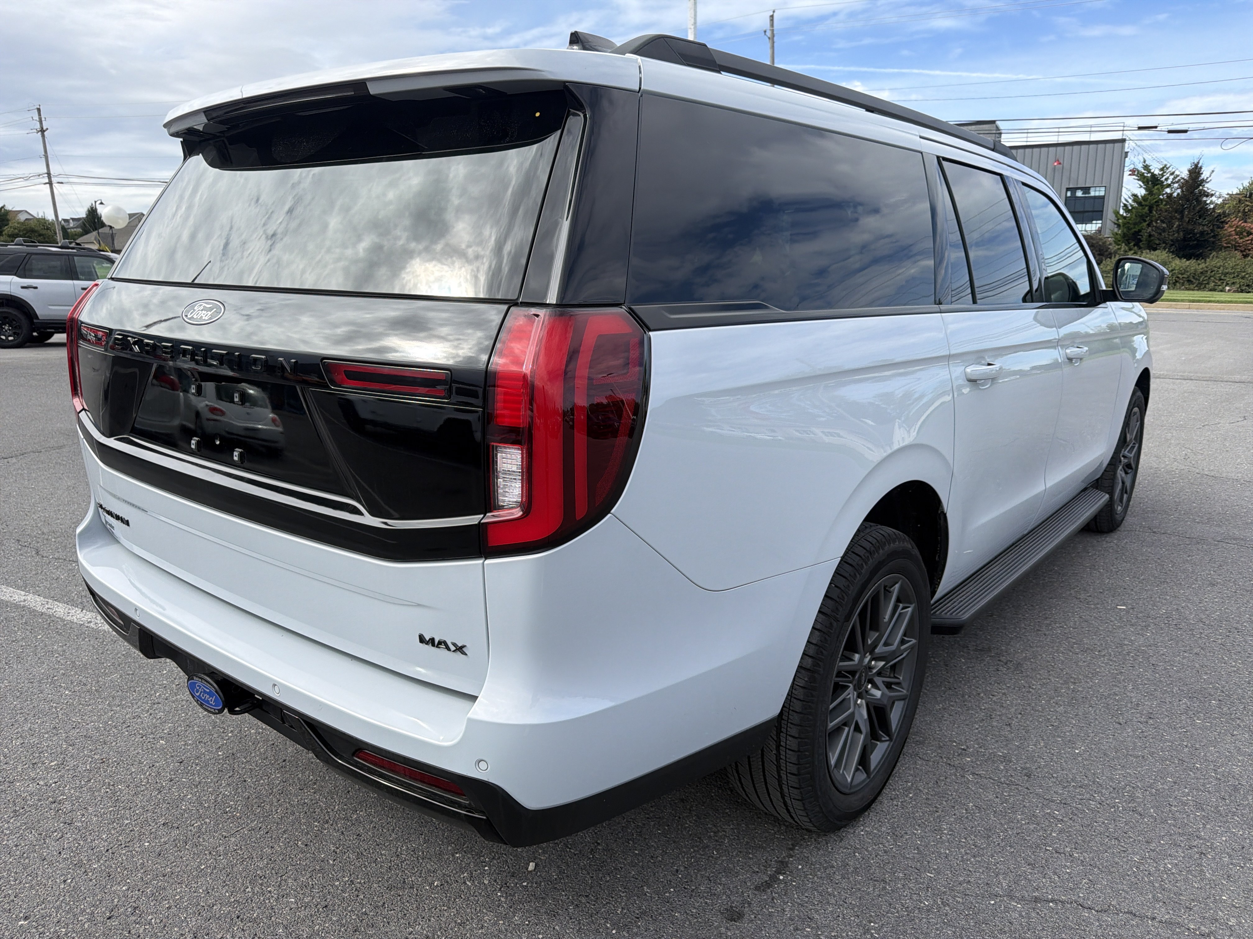 Used 2026 Ford Expedition Max Platinum w/ Stealth Appearance Package AWD/4WD image 3