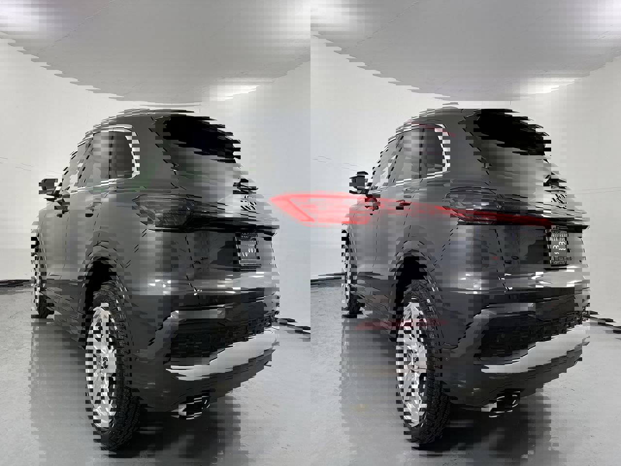 Used 2025 Audi Q5 Premium Plus w/ Premium Plus image 31