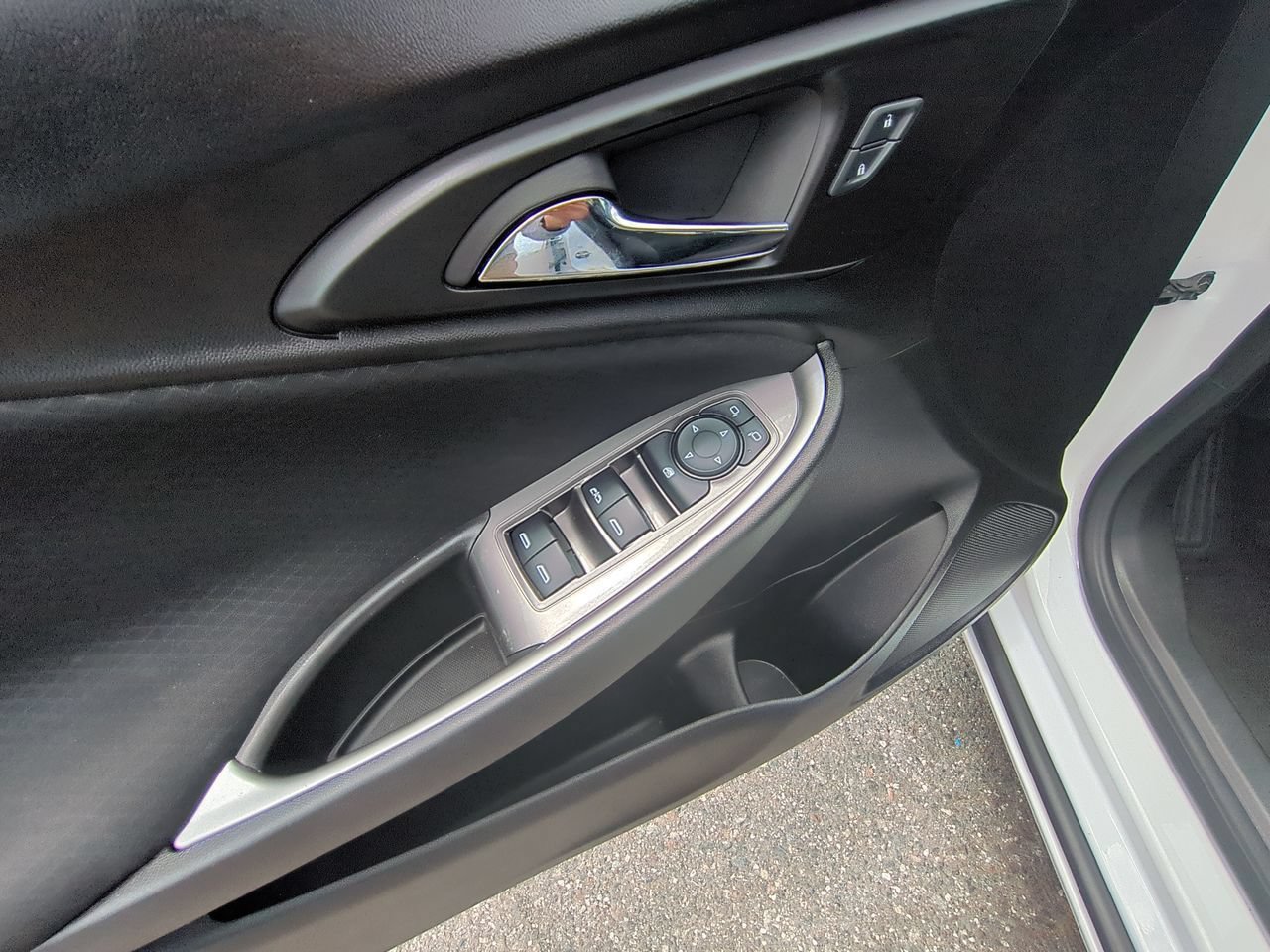 Used 2024 Chevrolet Malibu LT FWD image 23