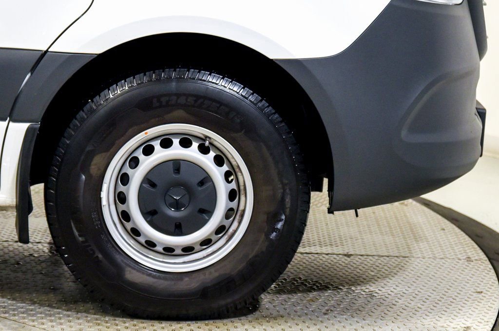 Used 2024 Mercedes-Benz Sprinter 2500 image 14