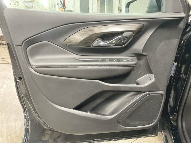 Used 2024 GMC Terrain SLE w/ Driver Convenience Package FWD image 21