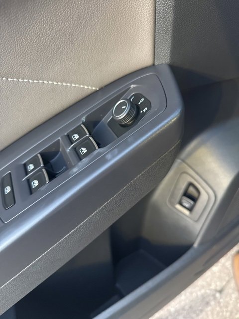 Used 2021 Volkswagen Atlas Cross Sport SEL image 34