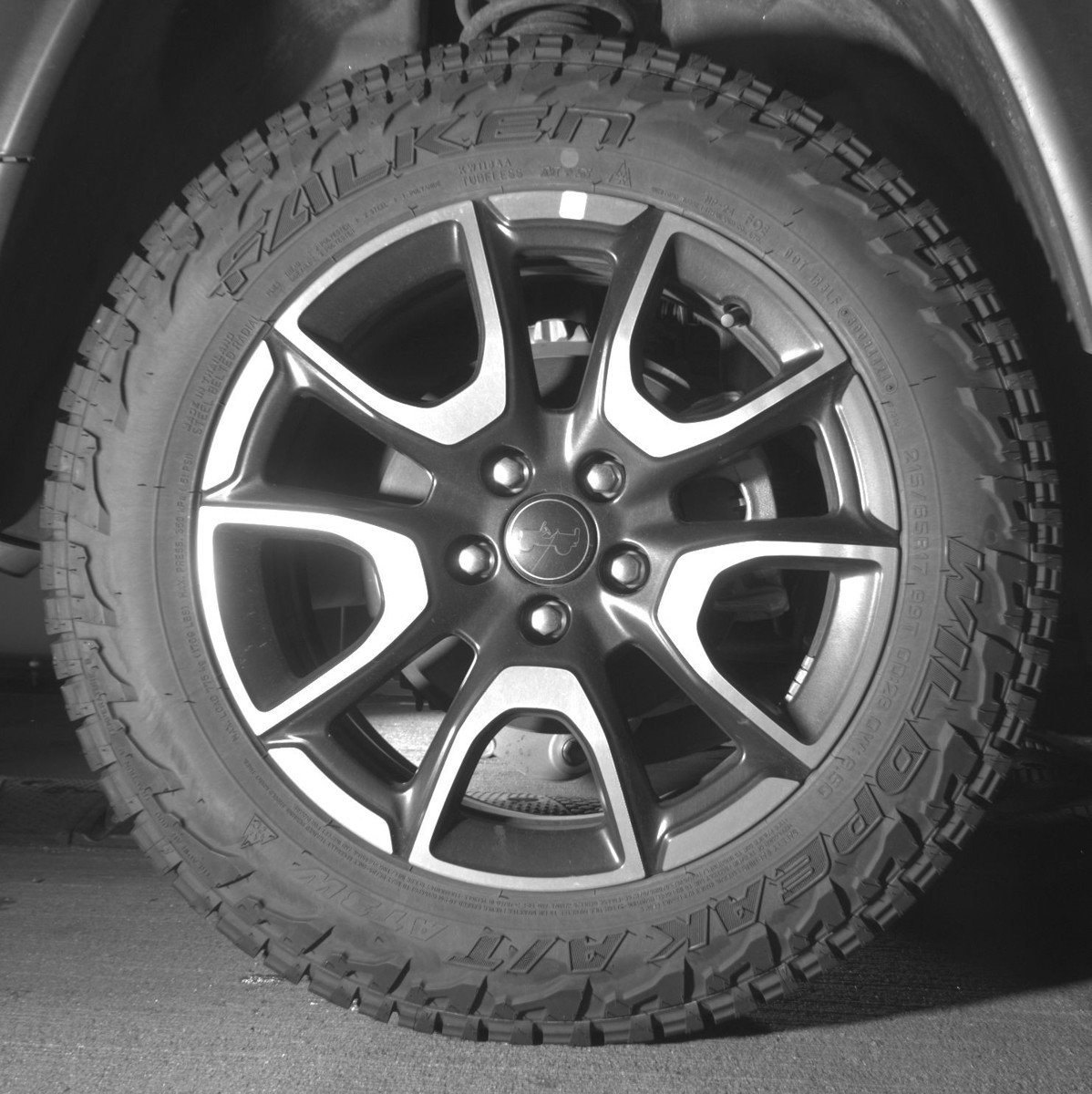 Used 2025 Jeep Compass Trailhawk image 15