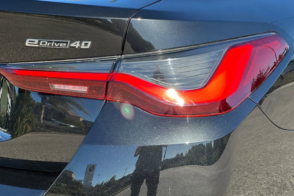 Used 2023 BMW i4 eDrive40 w/ M Sport Package image 33