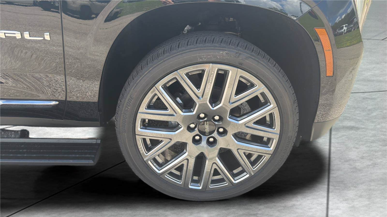 New 2026 GMC Yukon XL Denali Ultimate w/ LPO, Floor Liner Package AWD/4WD image 29