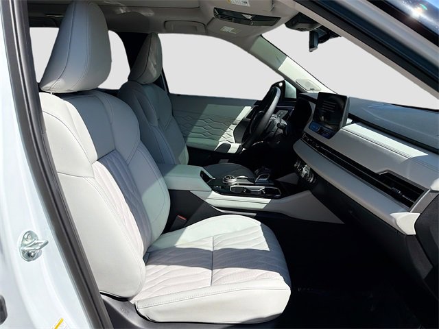 Used 2025 Mitsubishi Outlander SEL image 16