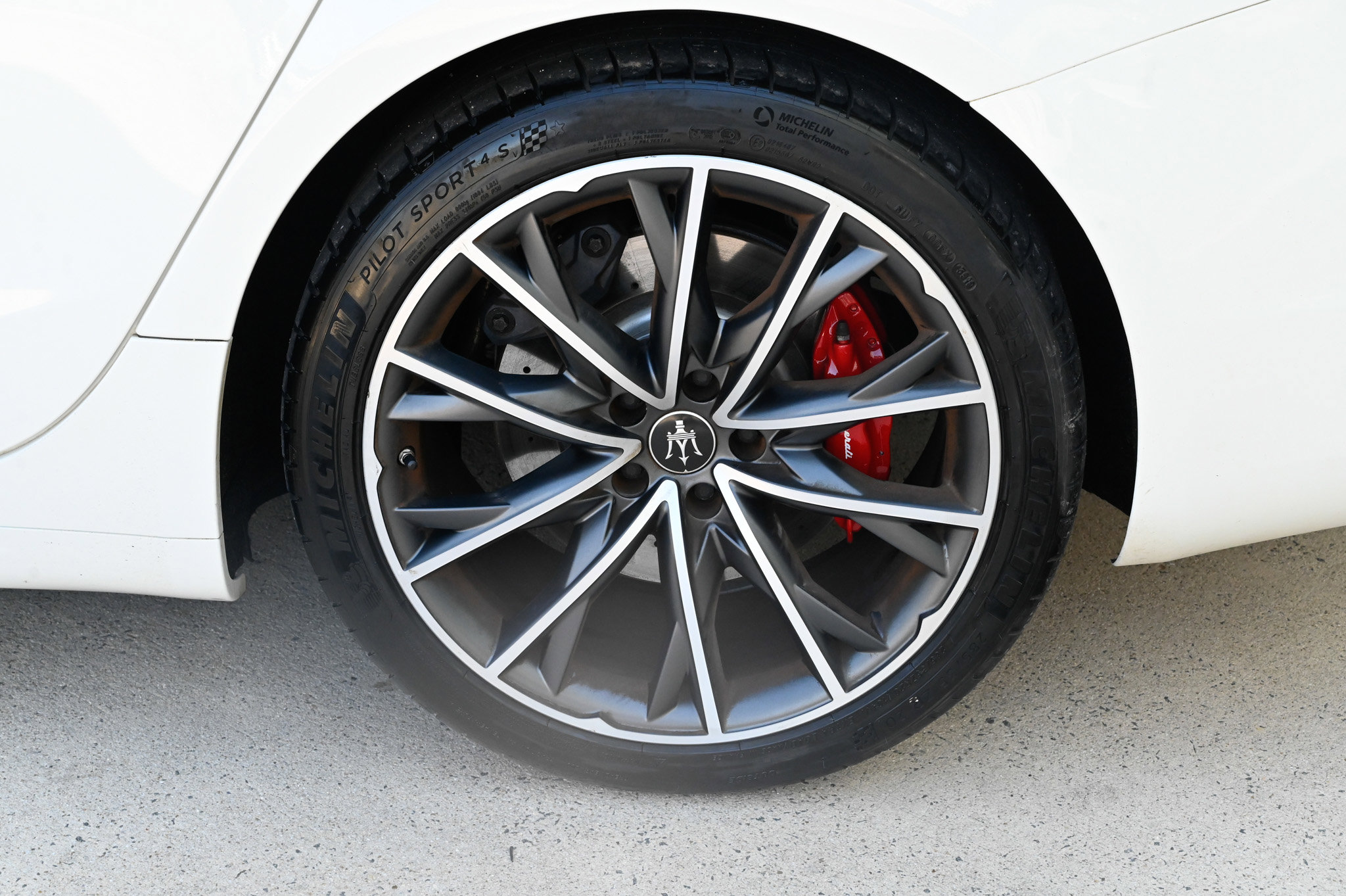 Used 2022 Maserati Ghibli Modena Q4 image 10