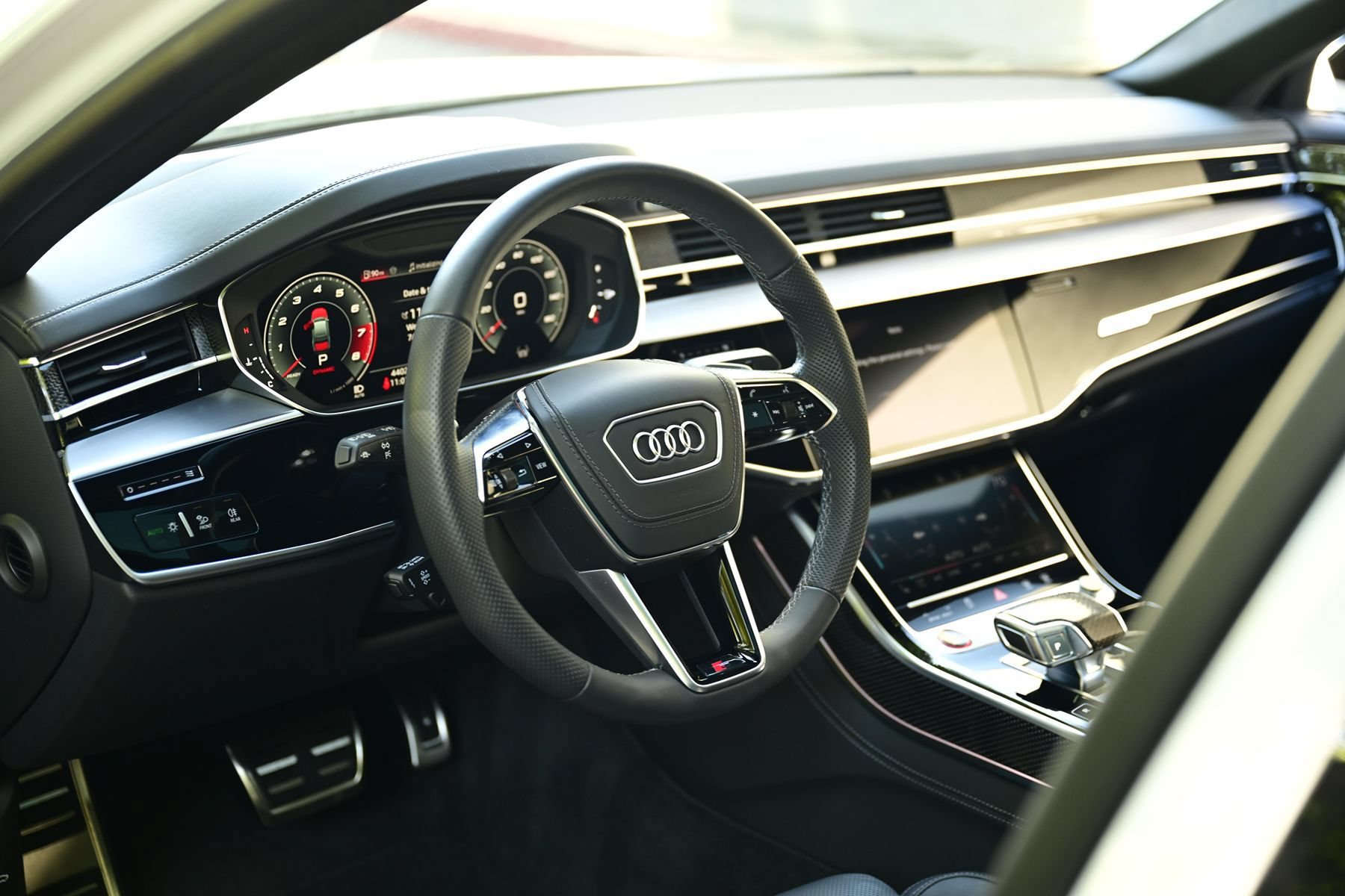 Used 2025 Audi S8 w/ Executive Package AWD/4WD image 24
