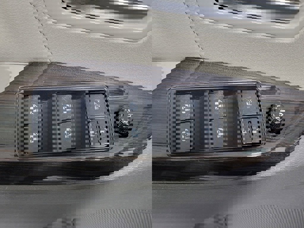 Used 2015 Toyota Sienna XLE Premium image 28