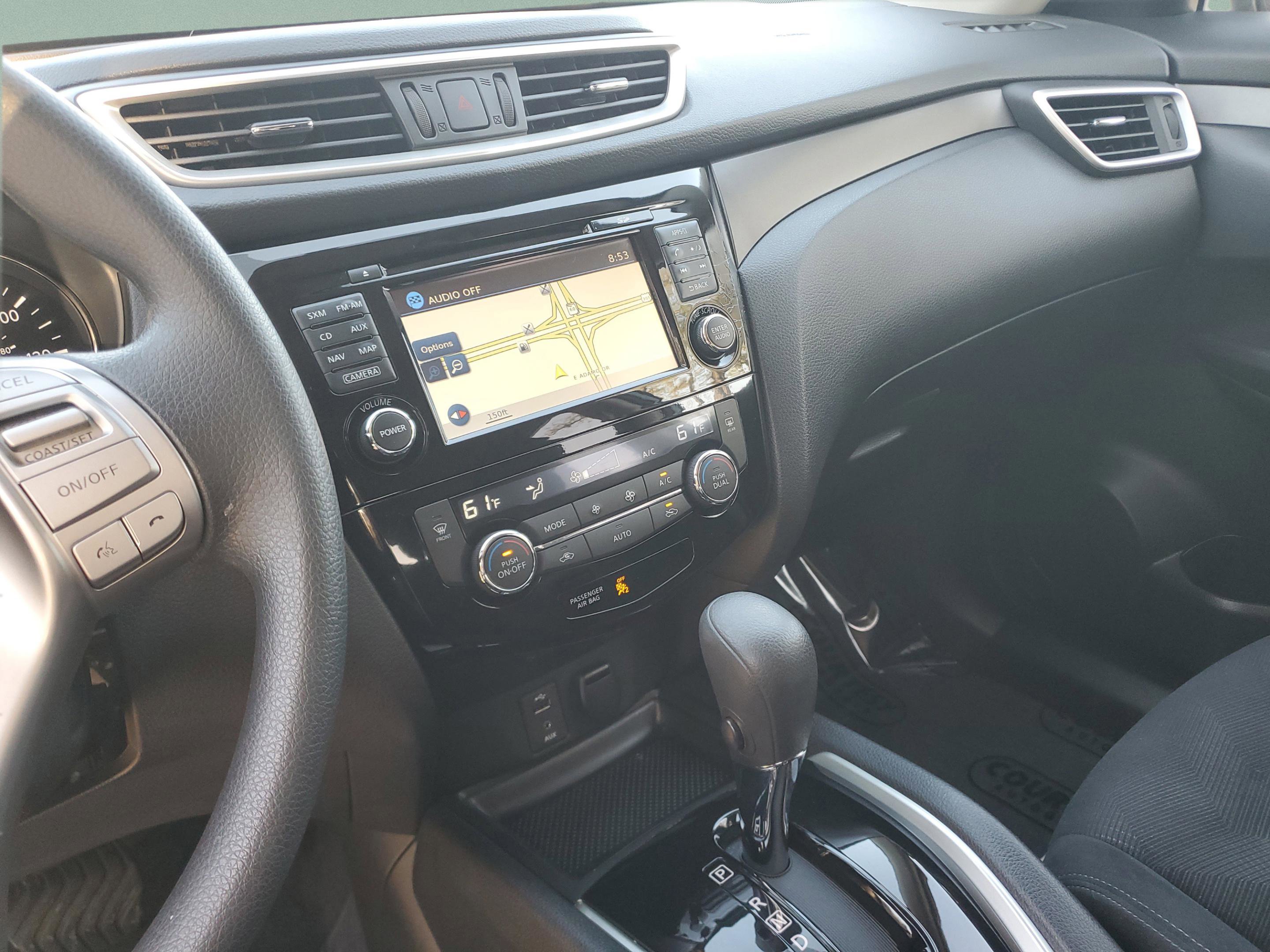 Used 2016 Nissan Rogue SV w/ SV Premium Package image 28