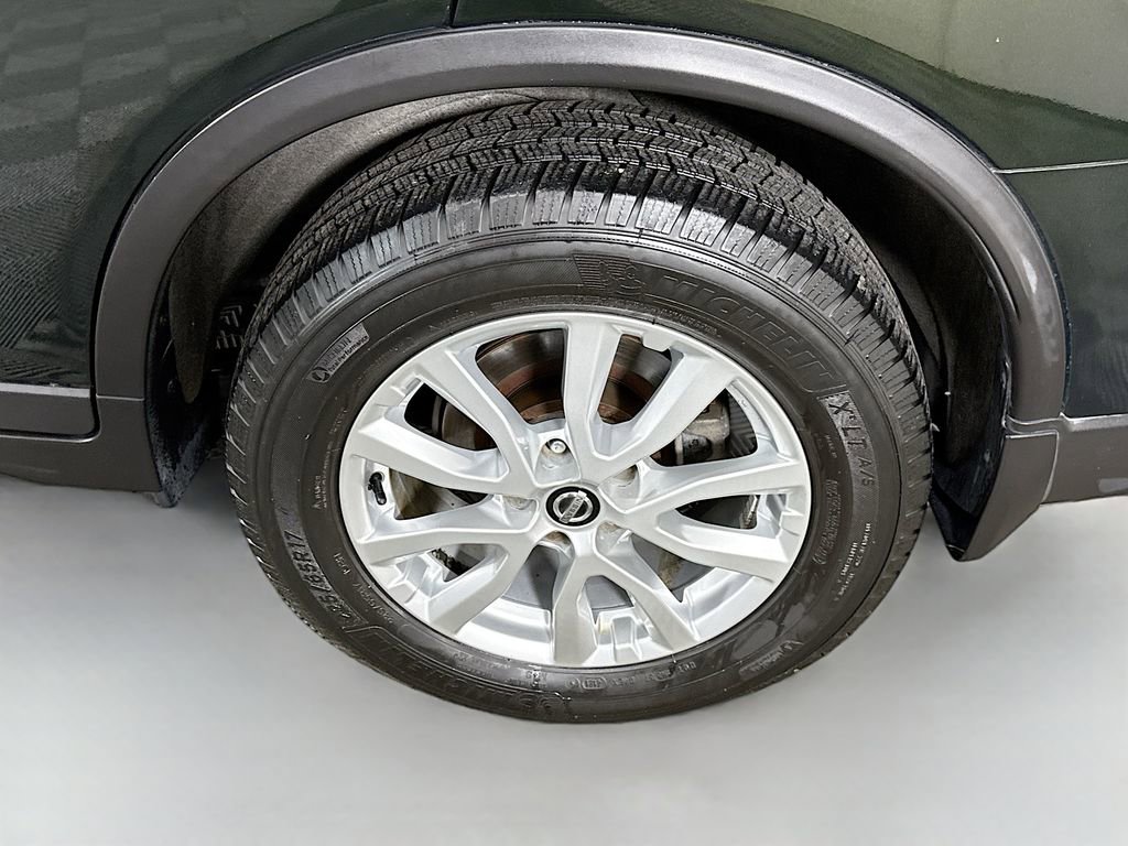 Used 2018 Nissan Rogue SV w/ Sun & Sound Touring Package image 36