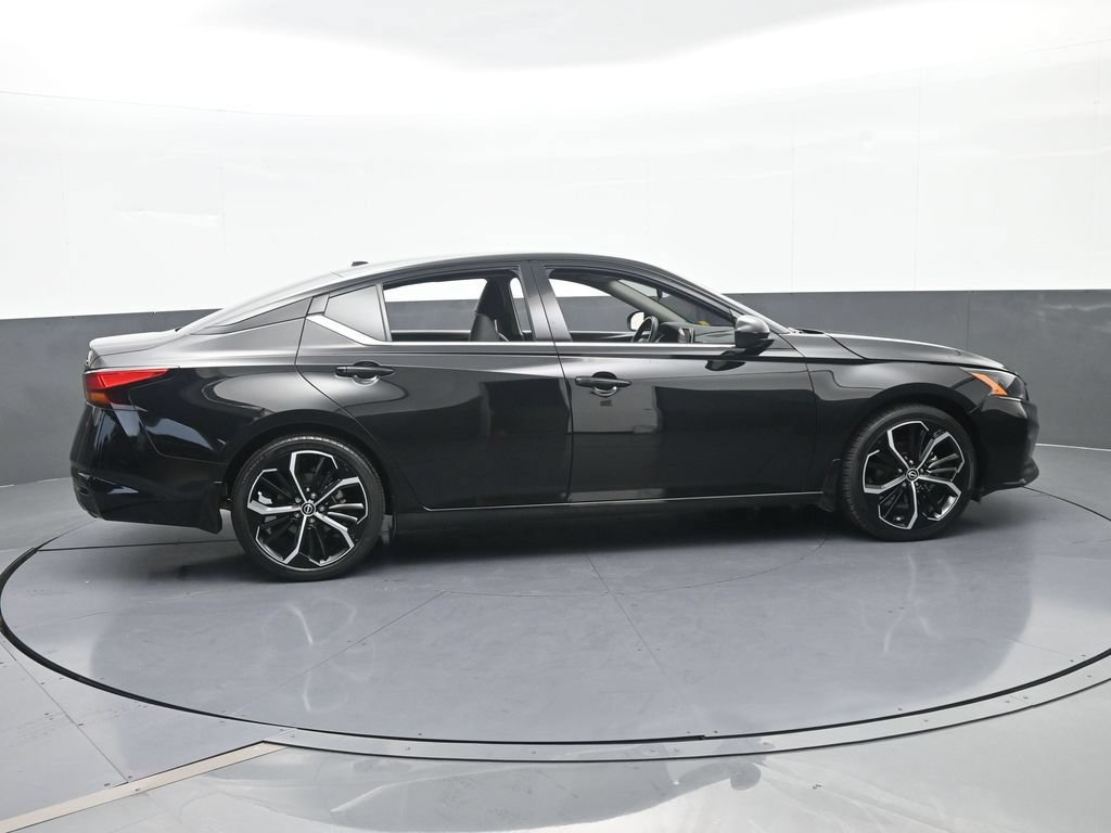 Used 2024 Nissan Altima 2.5 SR FWD image 7