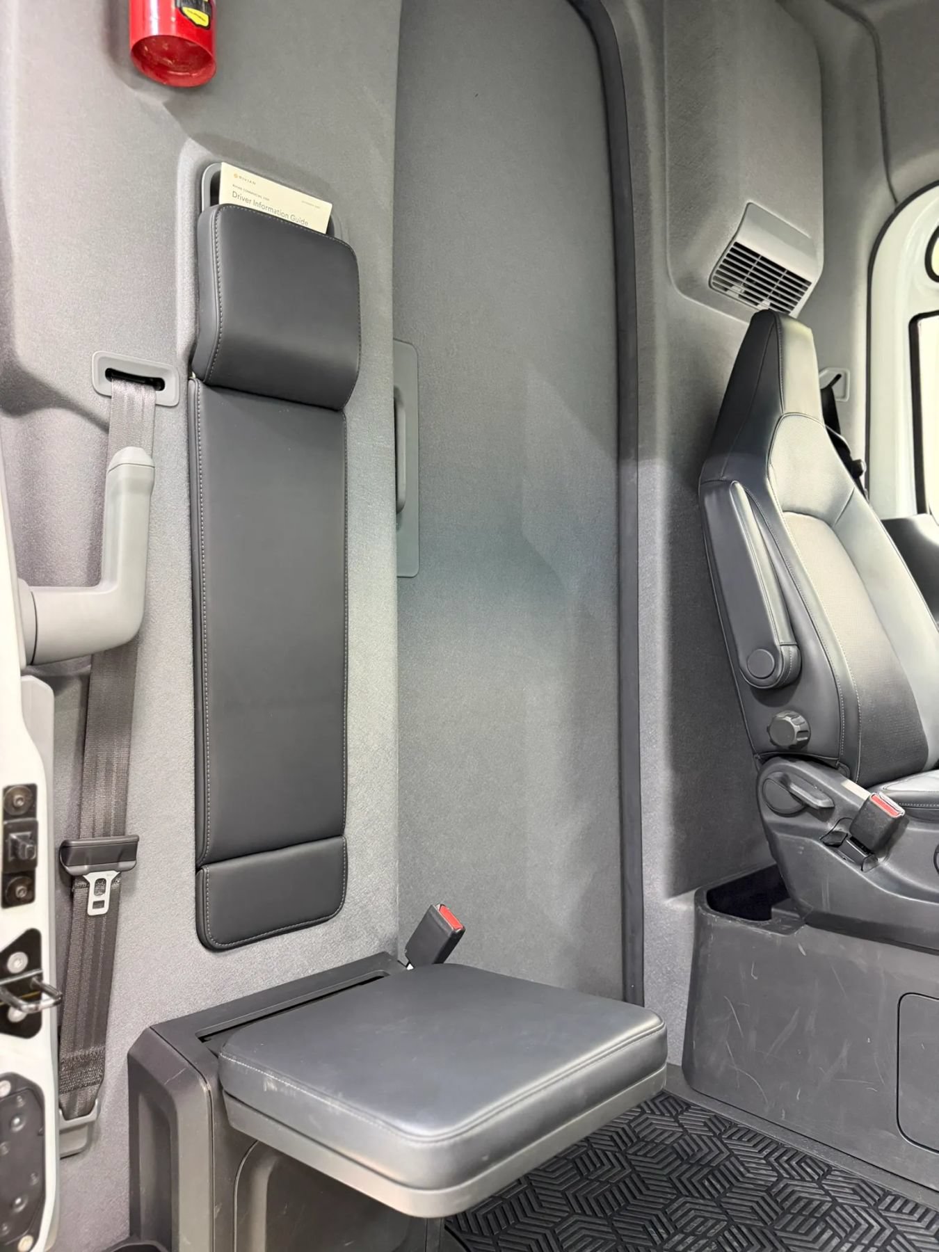 Used 2024 Rivian Delivery 500 FWD image 17