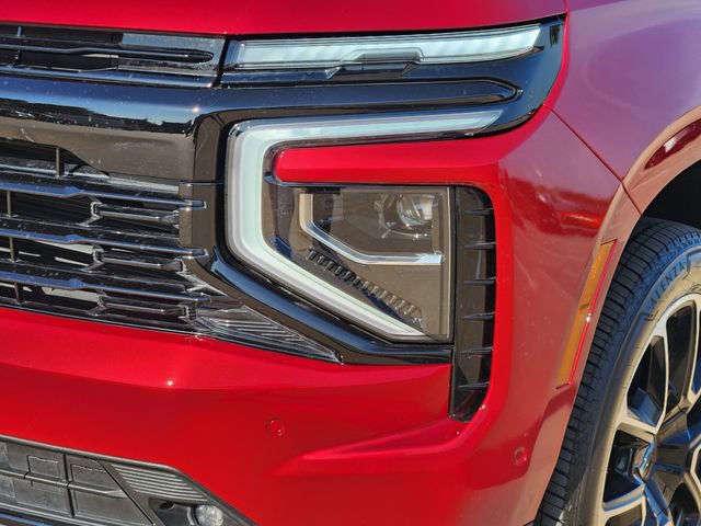 Used 2025 Chevrolet Suburban RST w/ RST Capability Package AWD/4WD image 17