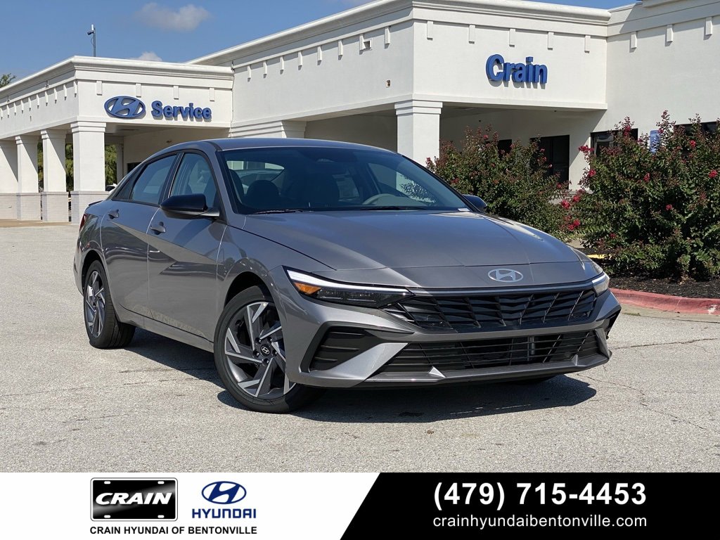 New 2025 Hyundai Elantra SEL