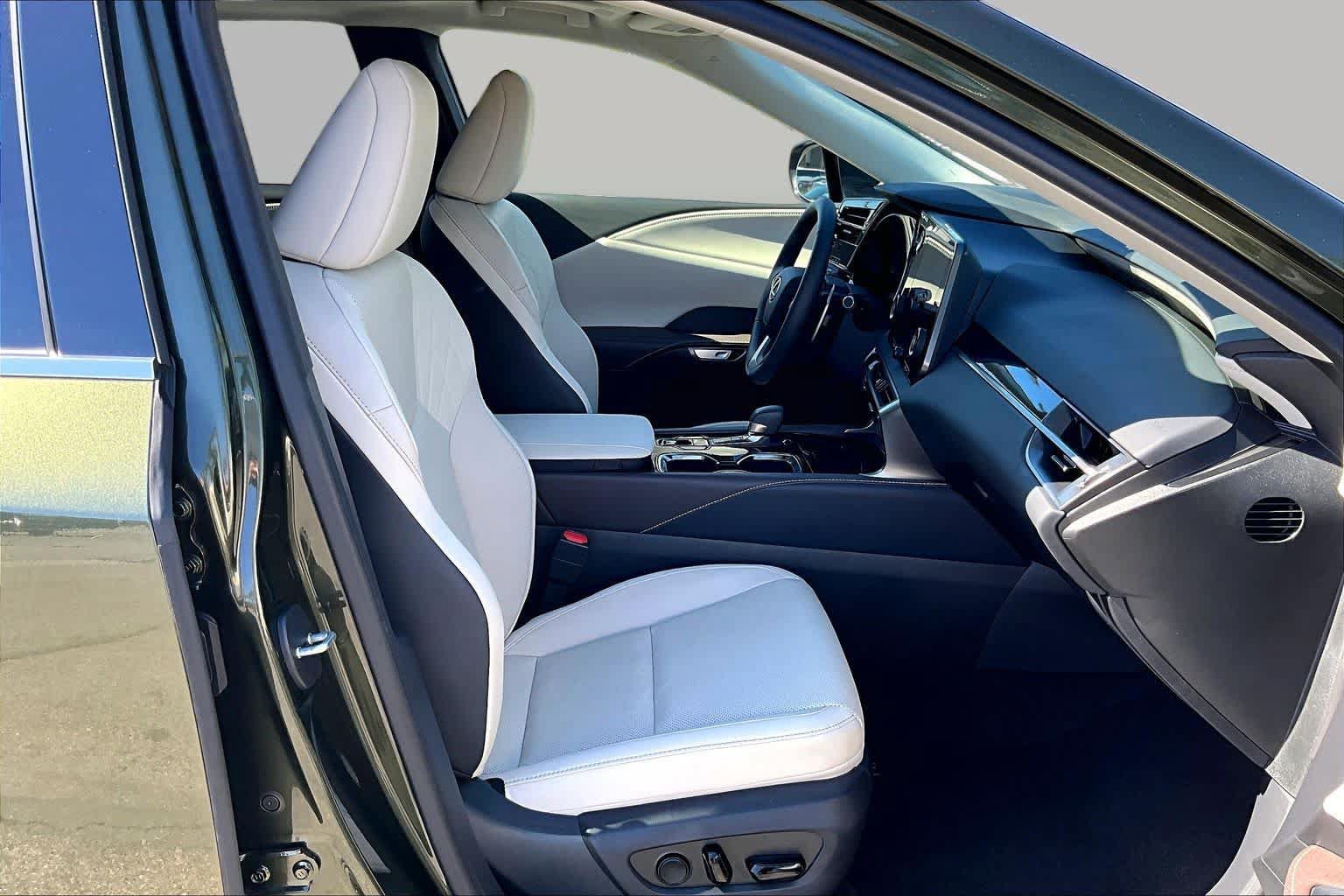 Certified 2024 Lexus RX 350 FWD w/ Technology Package image 8